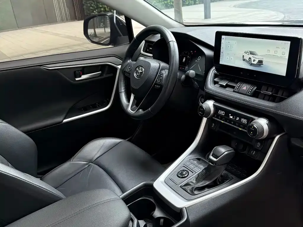 Toyota Wildlander — фото 10