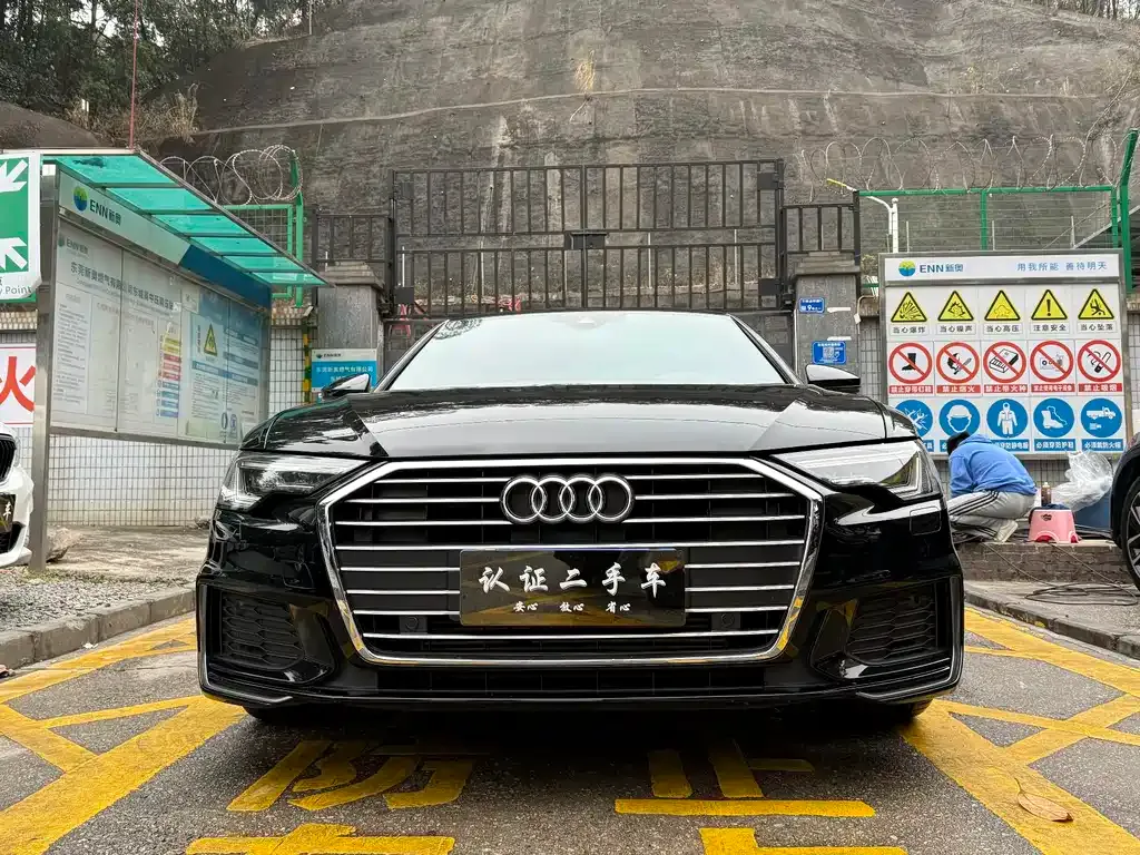 Audi A6L — фото 10