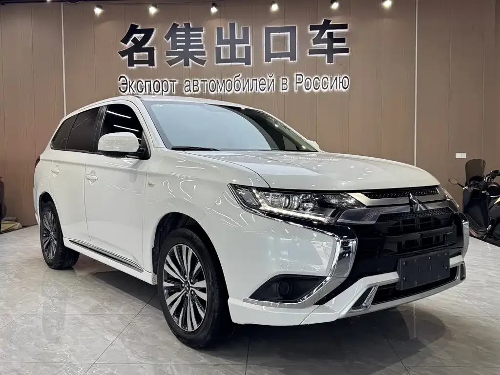 Mitsubishi Outlander — фото 6