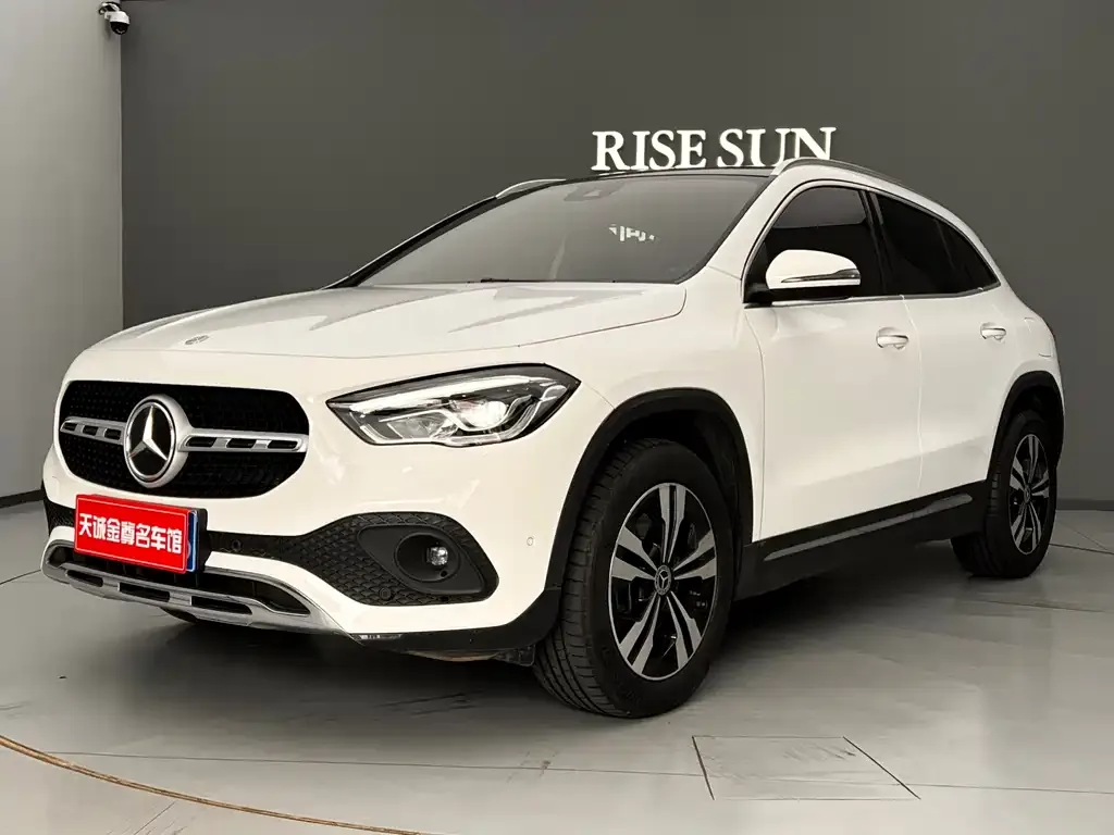 Mercedes-Benz GLA — фото 1
