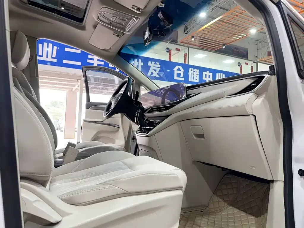 Buick GL8 2021 из CN, фото 3