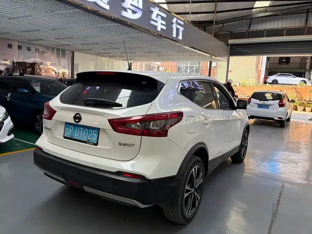 Nissan Qashqai 2021 из CN, фото 2
