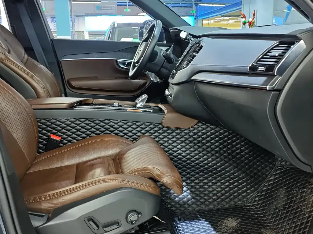 Volvo XC90 PHEV 2021 из CN, фото 7