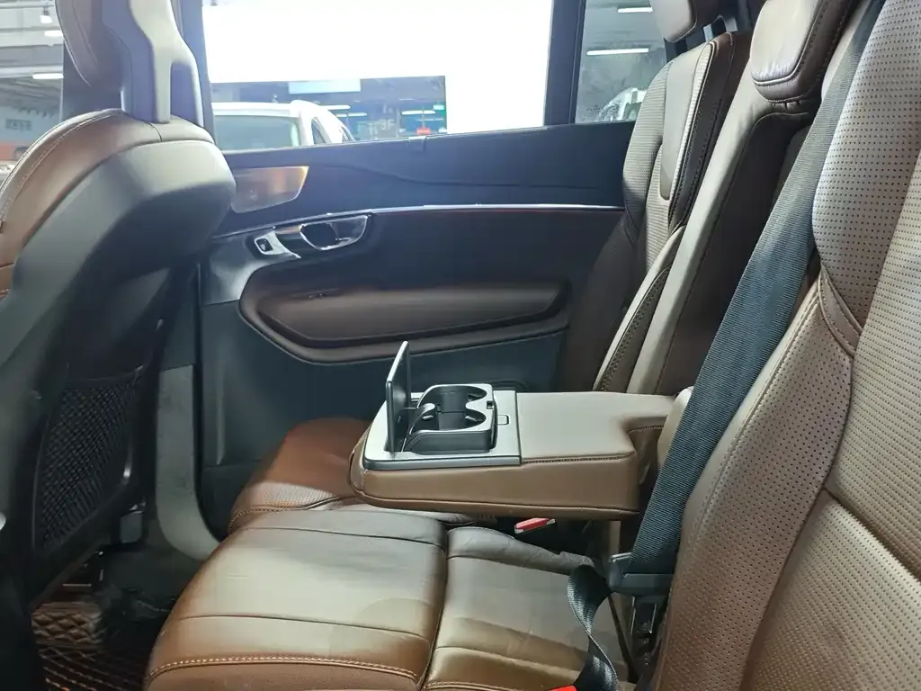 Volvo XC90 PHEV 2021 из CN, фото 2