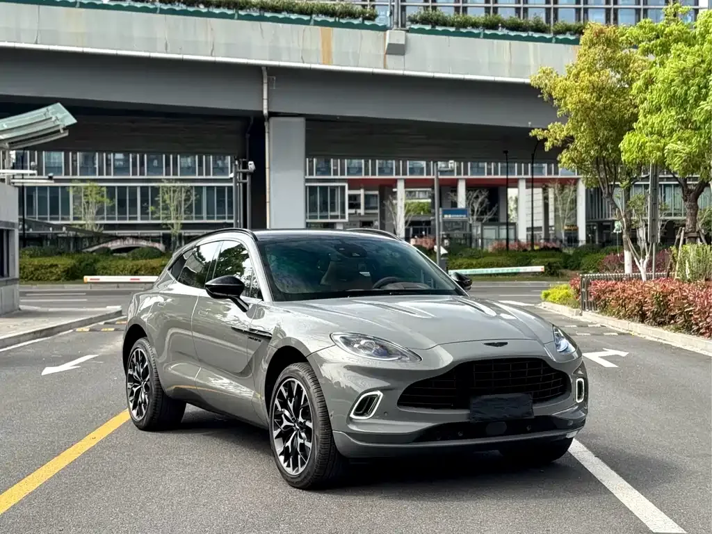 Aston Martin DBX — фото 4