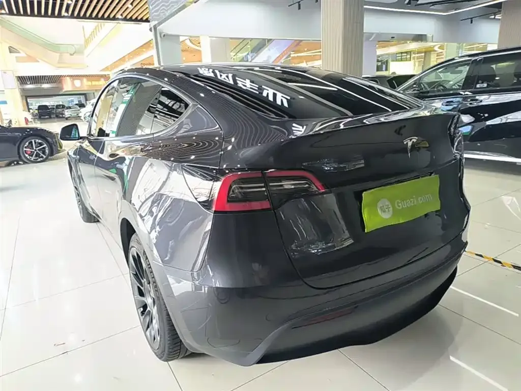 Tesla Model Y — фото 5