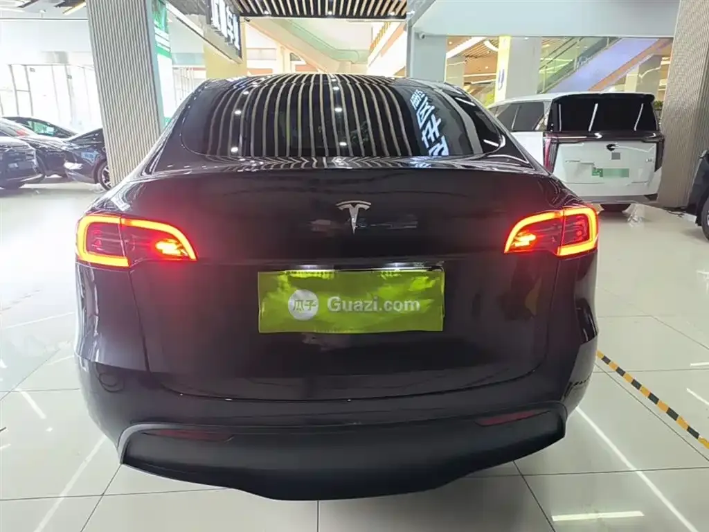 Tesla Model Y — фото 4