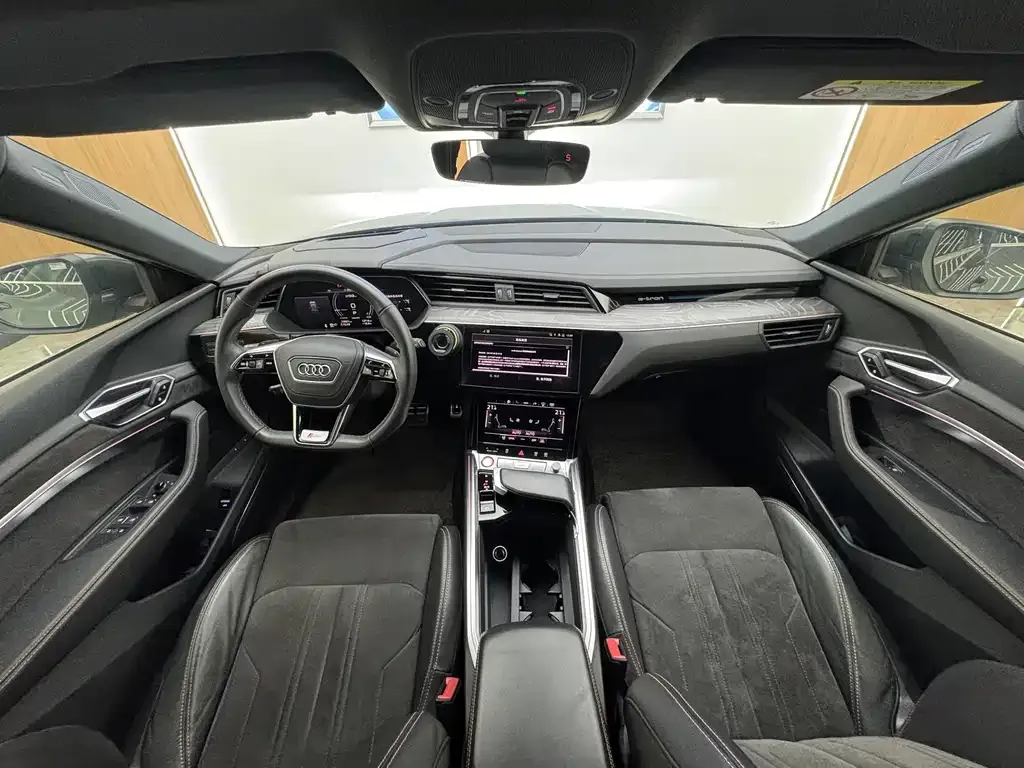 Audi e-tron 2021 из CN, фото 8