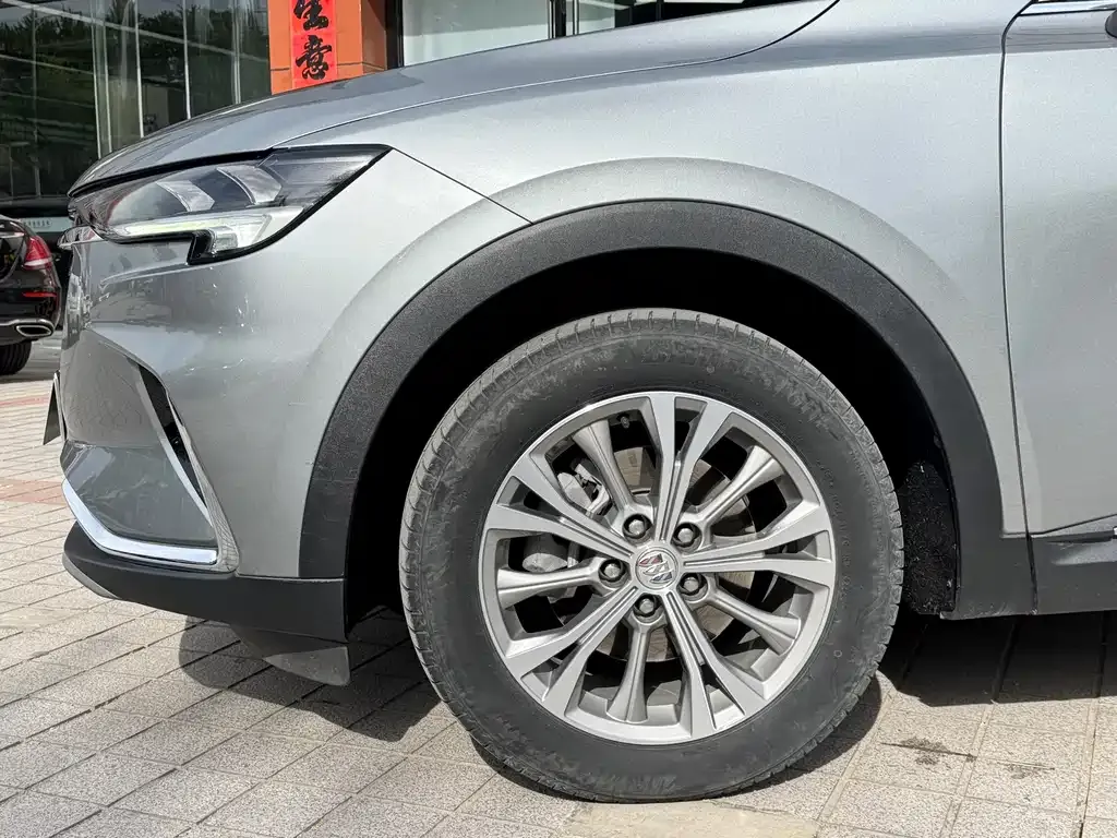 Buick Envision Plus — фото 9
