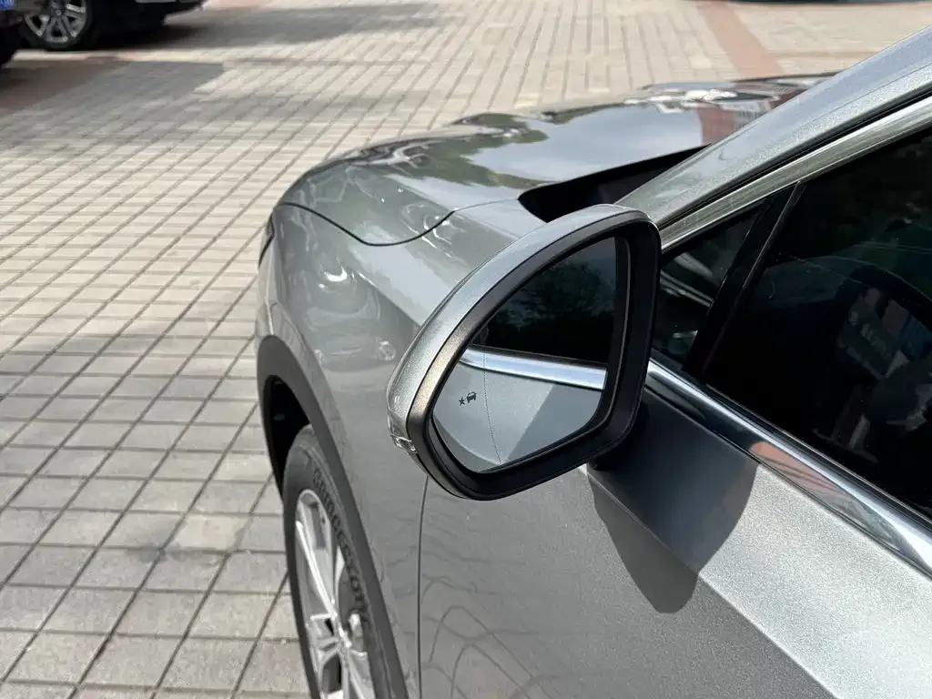 Buick Envision Plus — фото 2