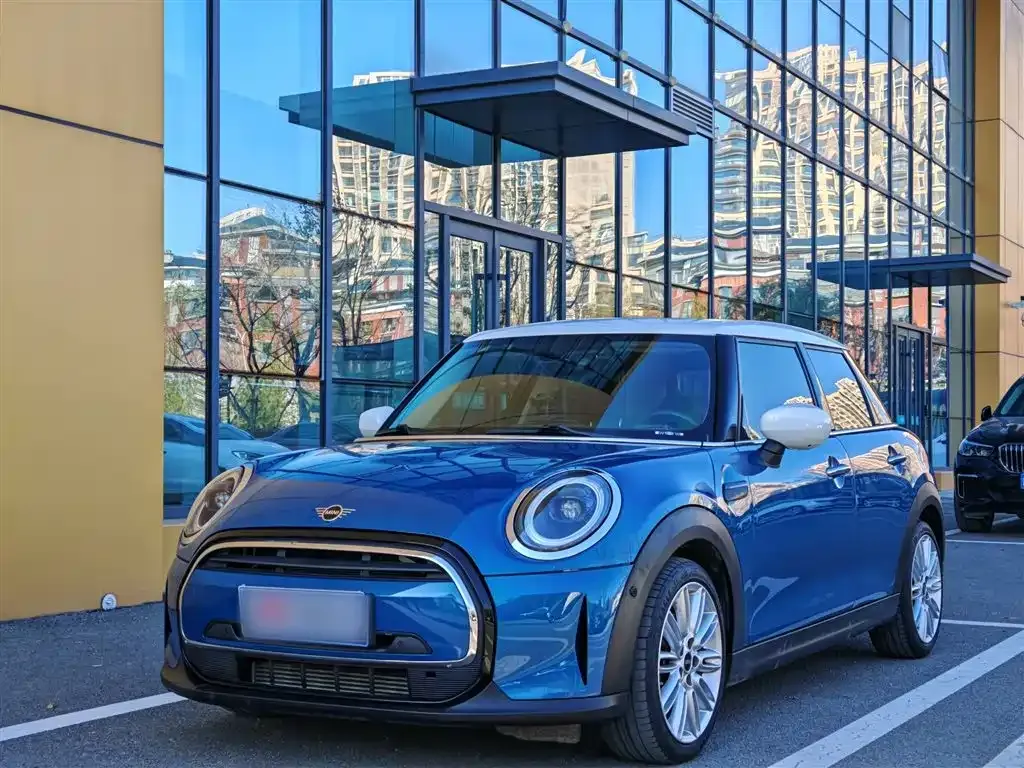 MINI Cooper (3-door) — фото 1
