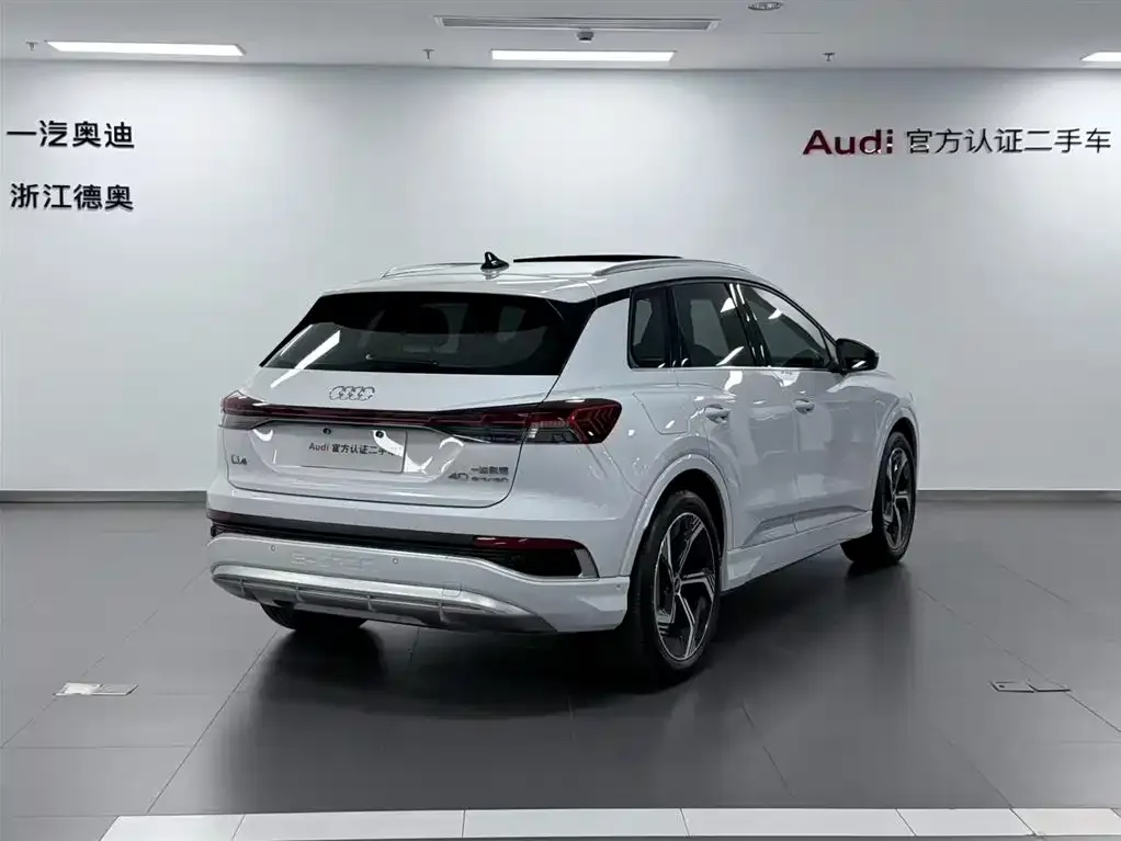 Audi Q4 e-tron — фото 8
