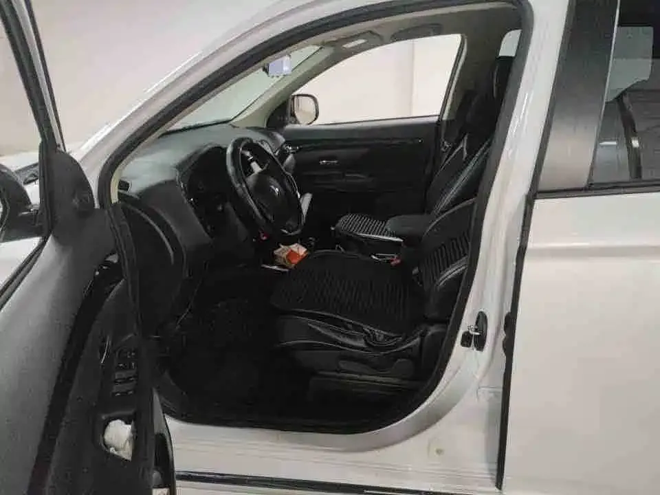 Mitsubishi Outlander 2023 из CN, фото 7