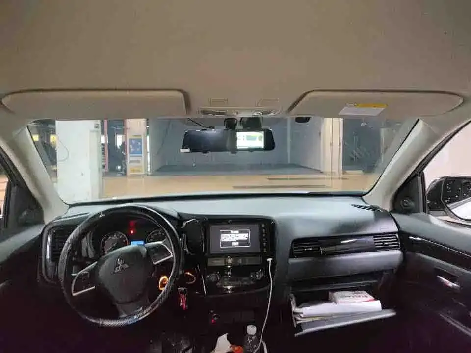 Mitsubishi Outlander 2023 из CN, фото 2