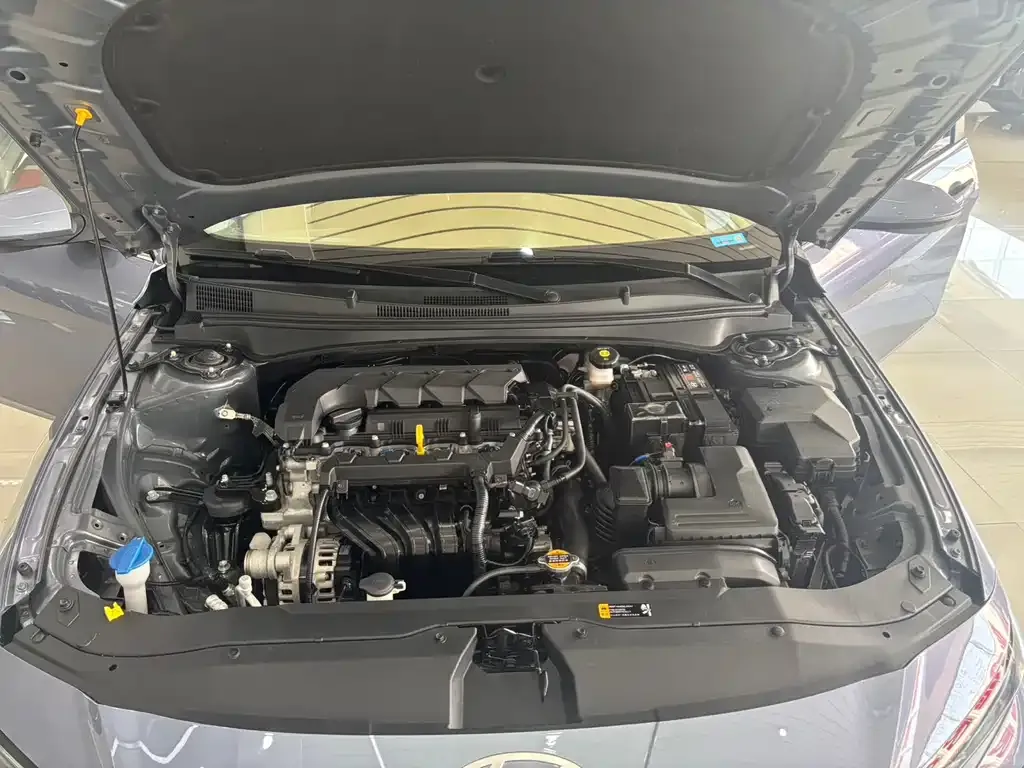 Hyundai Elantra — фото 10