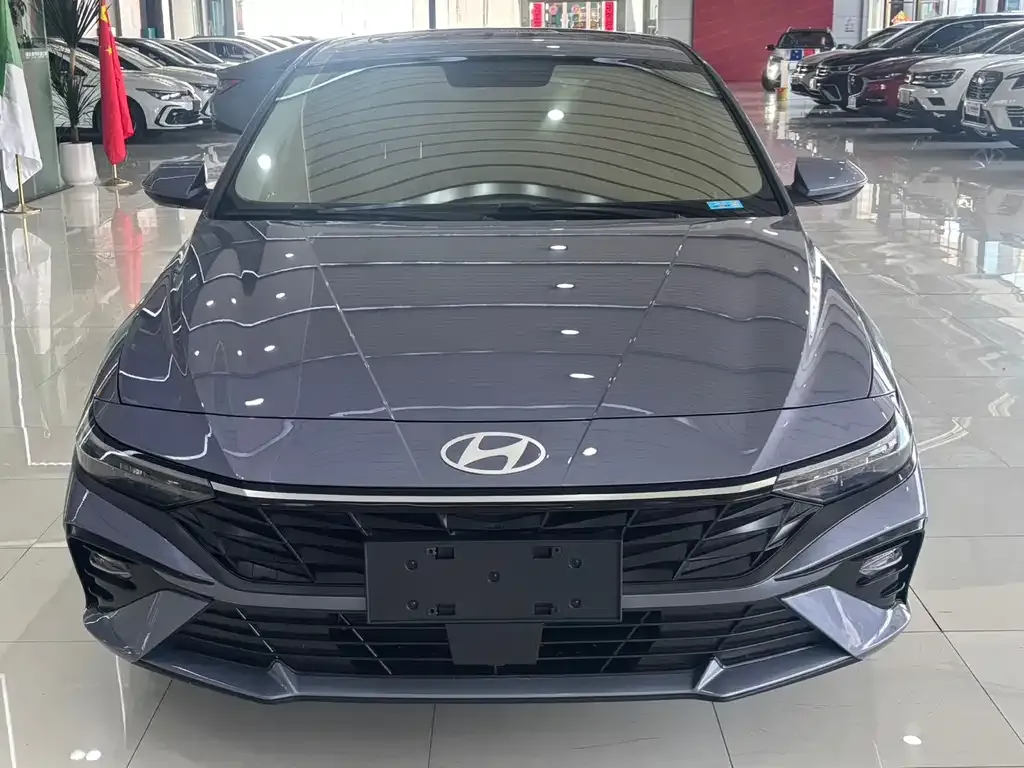 Hyundai Elantra — фото 7