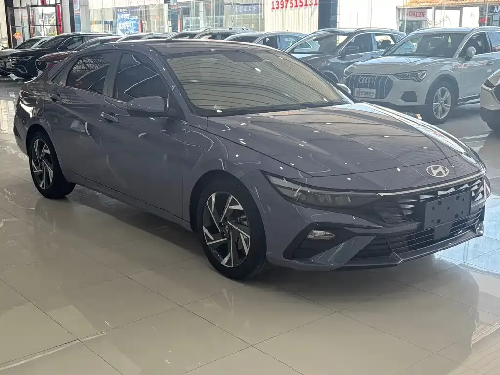 Hyundai Elantra — фото 8