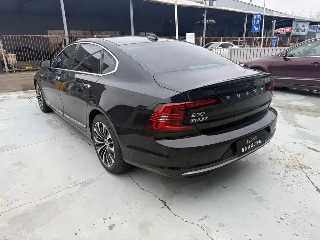 Volvo S90 — фото 3