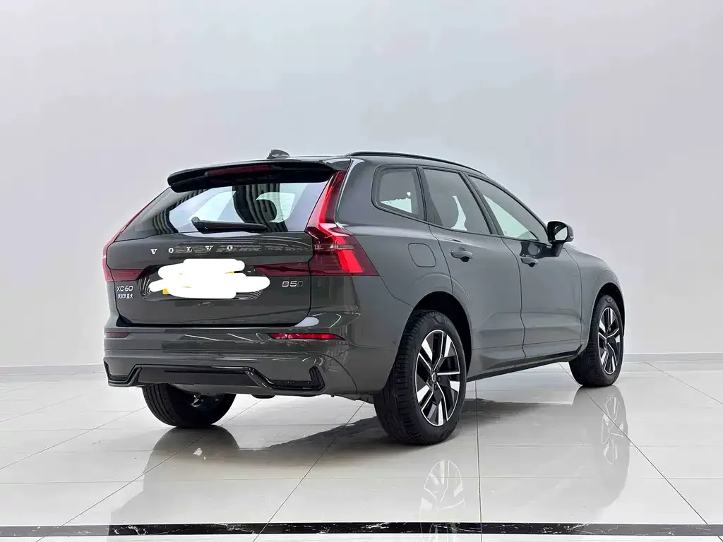 Volvo XC60 — фото 7