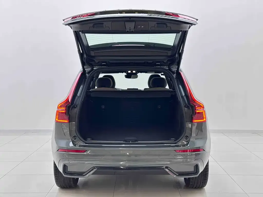 Volvo XC60 — фото 4