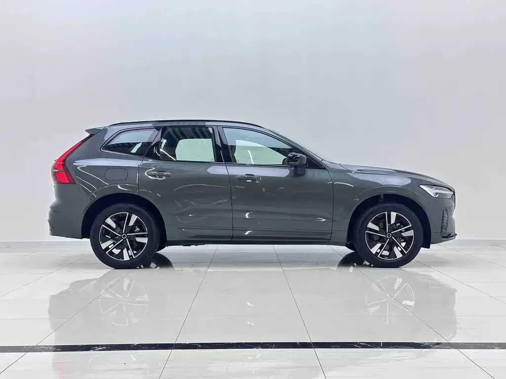 Volvo XC60 — фото 6