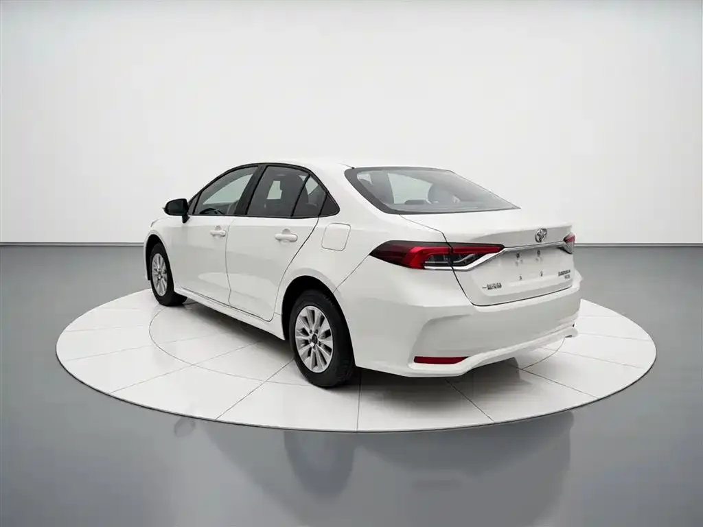 Toyota Corolla — фото 2