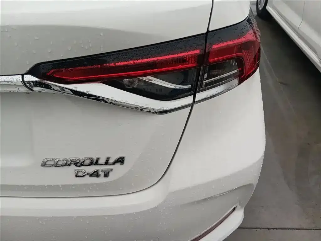 Toyota Corolla — фото 3