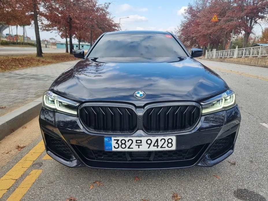 BMW 5-Series — фото 1
