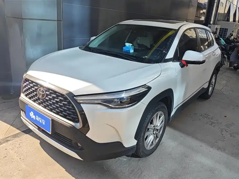 Toyota Corolla Cross — фото 1