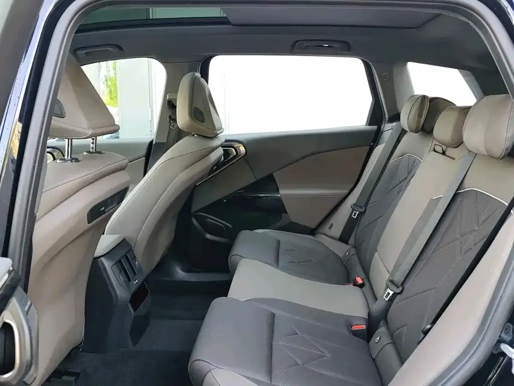 BMW X3 2025 из CN, фото 2