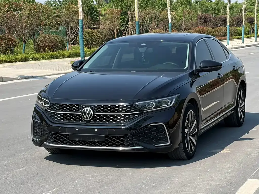Volkswagen Passat — фото 1