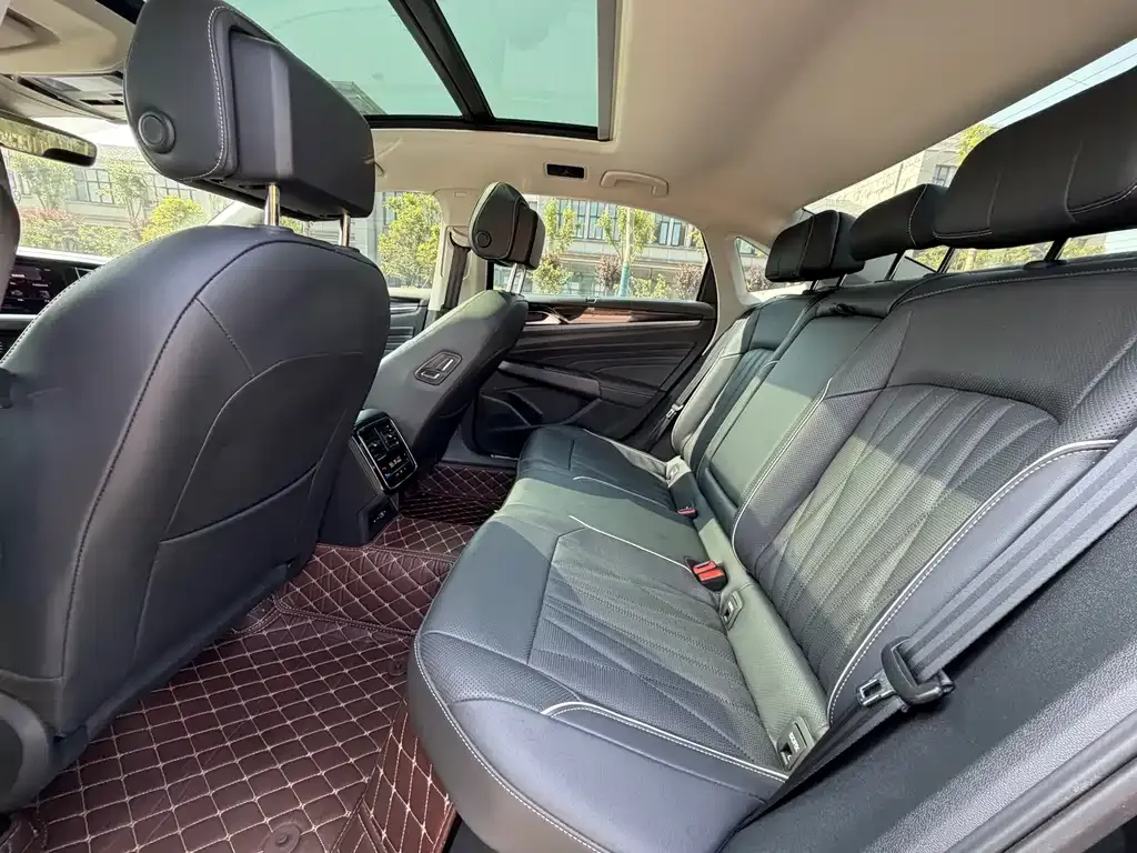 Volkswagen Passat — фото 6