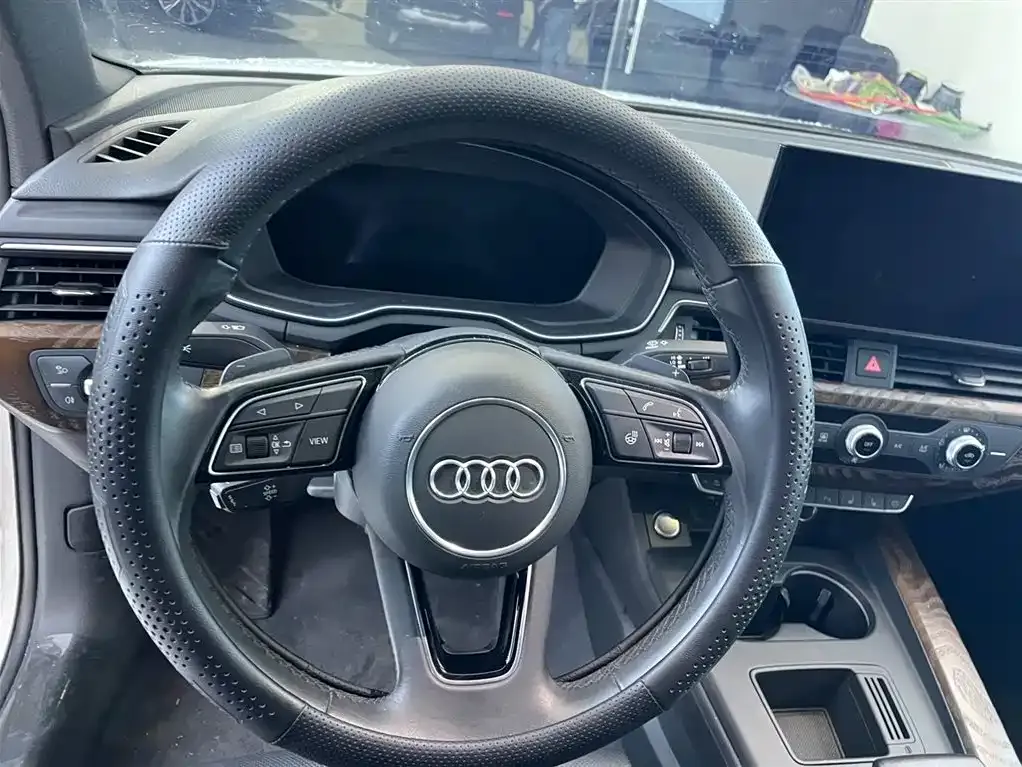 Audi A4L — фото 10