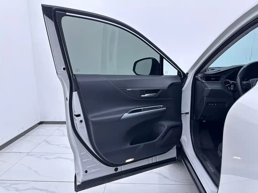 Toyota Venza 2024 из CN, фото 4