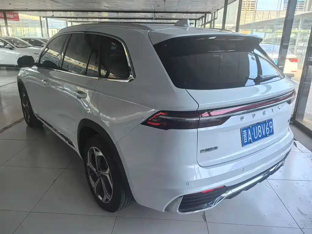 Geely Xingyue L — фото 8