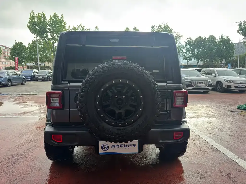 Jeep Wrangler — фото 4