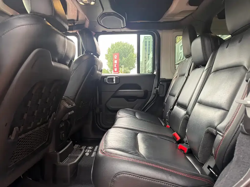Jeep Wrangler — фото 2