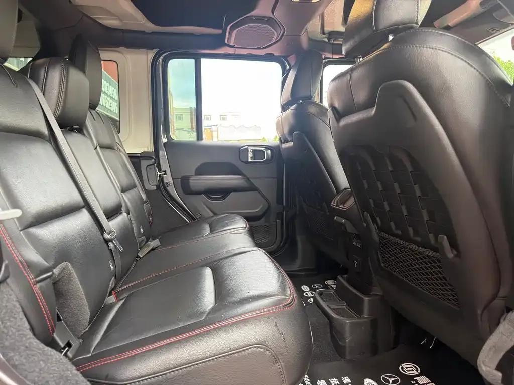 Jeep Wrangler — фото 3