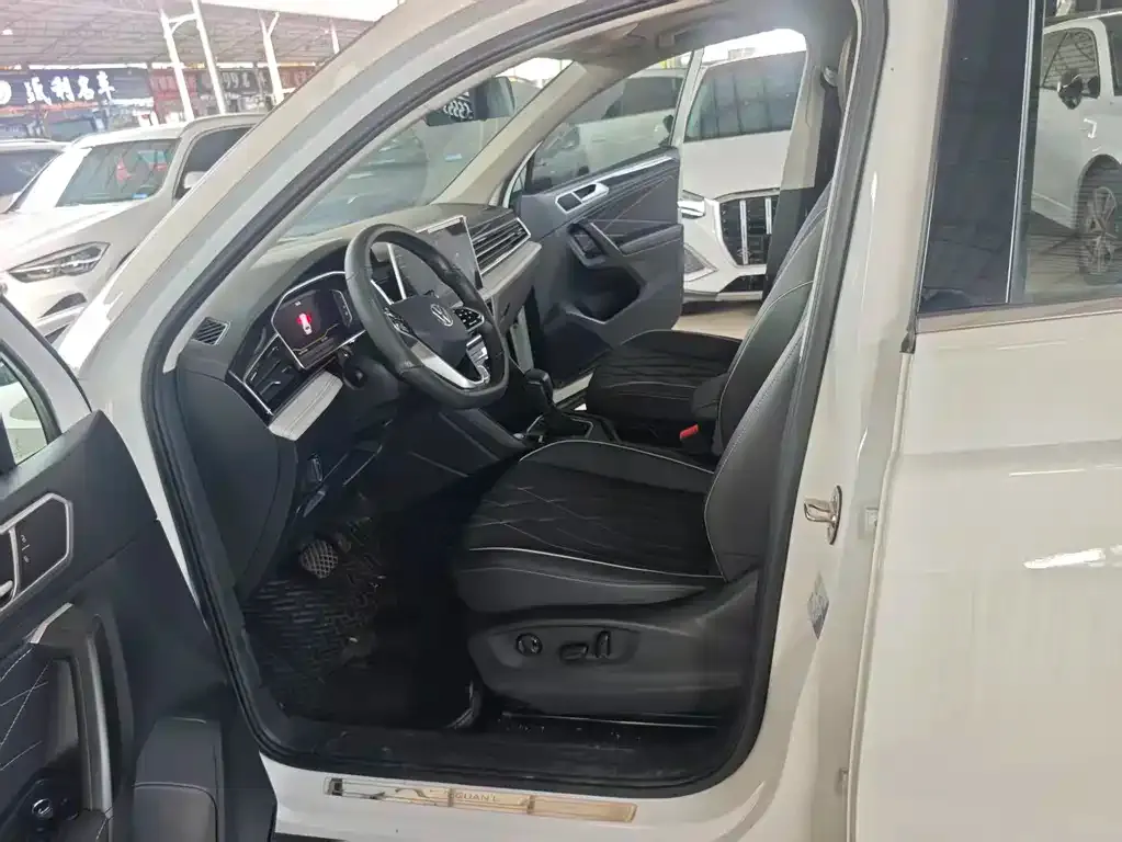 Volkswagen Tiguan L 2022 из CN, фото 4