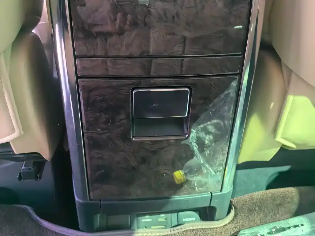 Toyota Vellfire — фото 2