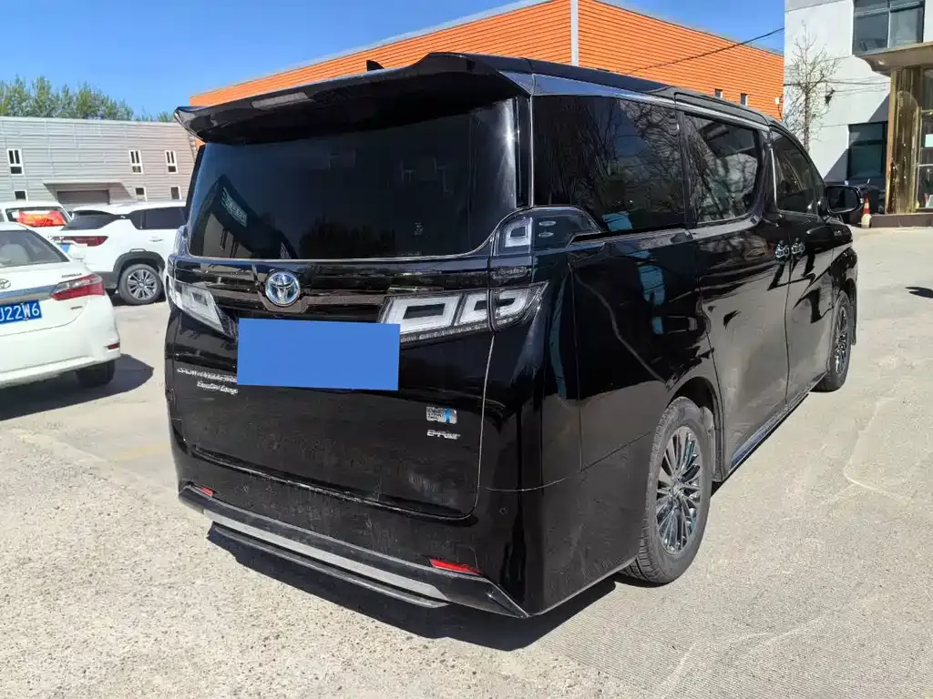 Toyota Vellfire — фото 8