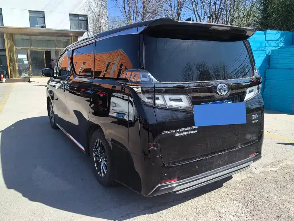 Toyota Vellfire — фото 4