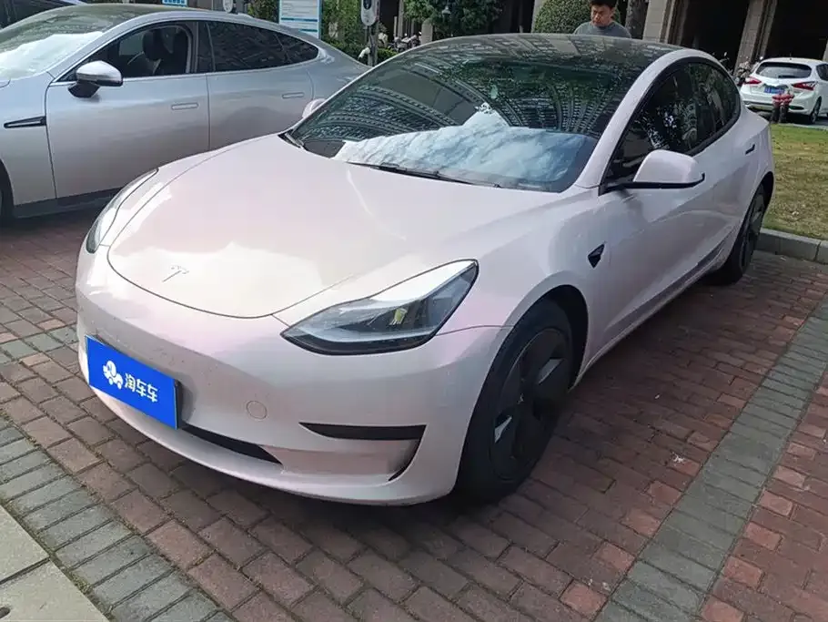 Tesla Model 3 — фото 1