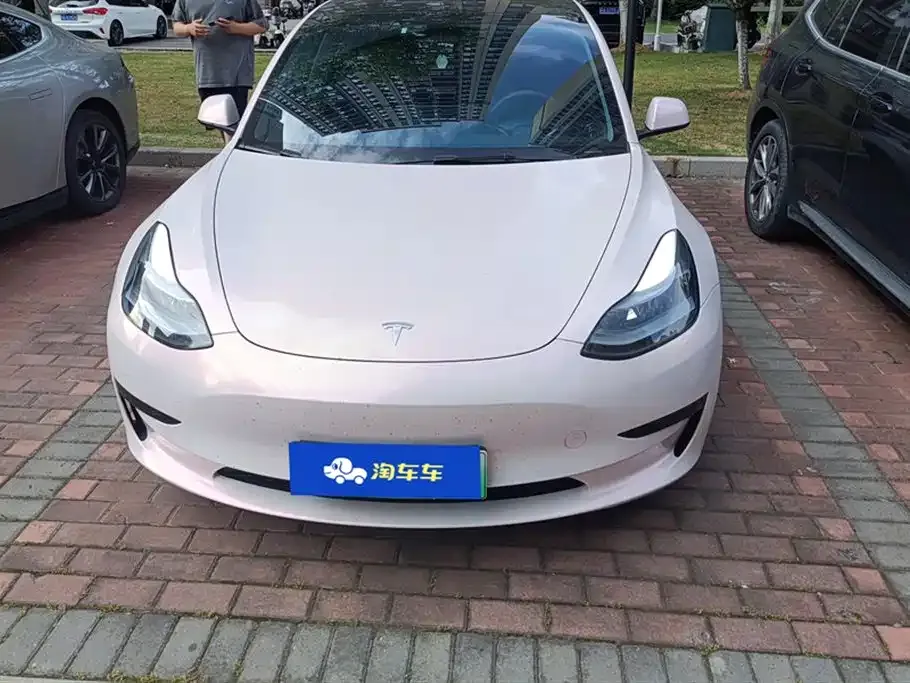 Tesla Model 3 — фото 10