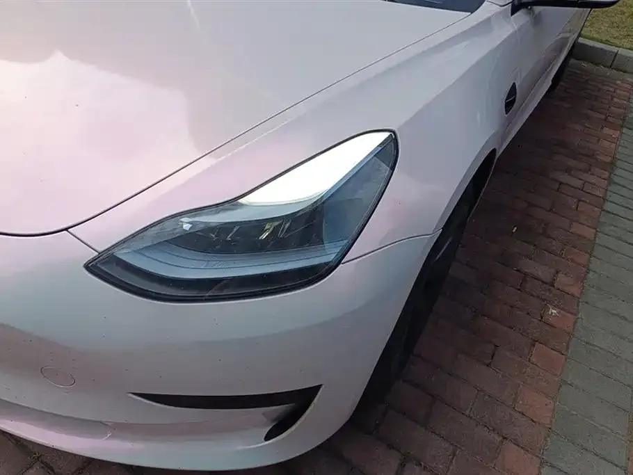 Tesla Model 3 — фото 8