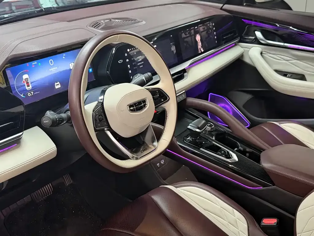Geely Xingyue L — фото 10