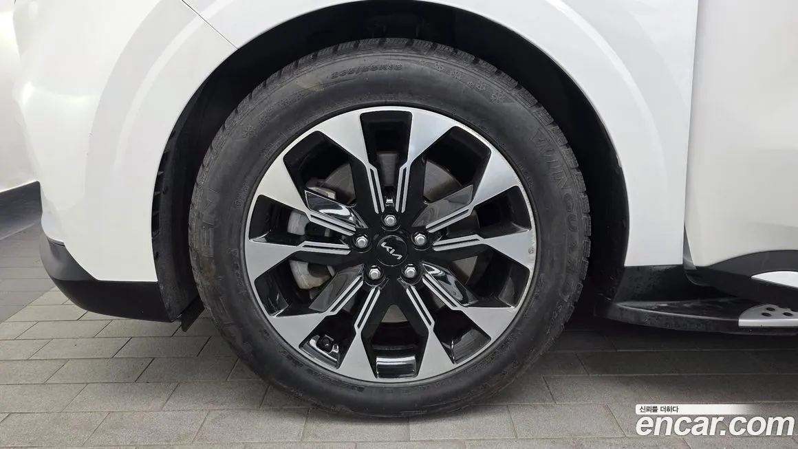 Kia Carnival — фото 10