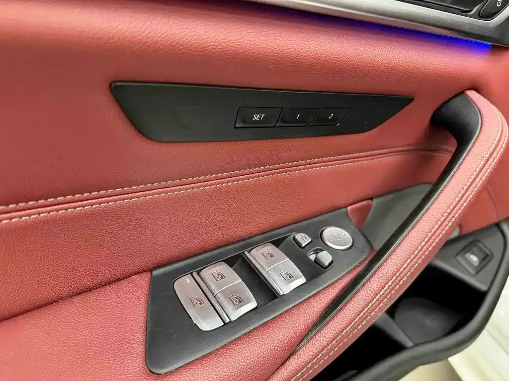 BMW 5 Series — фото 10