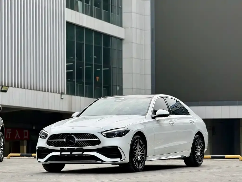 Mercedes-Benz C-Class — фото 1