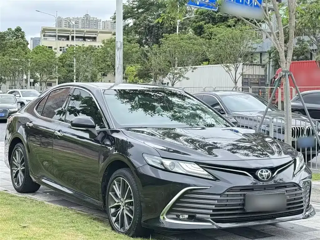 Toyota Camry — фото 8